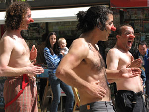 Espectacle de circ a c&agrave;rrec de MABSUTINS