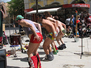 Espectacle de circ a c&agrave;rrec de MABSUTINS