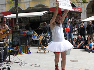 Espectacle de circ a c&agrave;rrec de MABSUTINS
