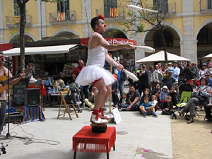 Espectacle de circ a c&agrave;rrec de MABSUTINS