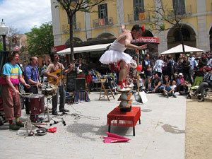 Espectacle de circ a c&agrave;rrec de MABSUTINS