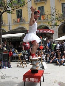 Espectacle de circ a c&agrave;rrec de MABSUTINS