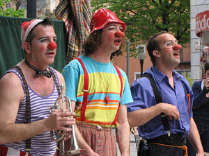 Espectacle de circ a c&agrave;rrec de MABSUTINS