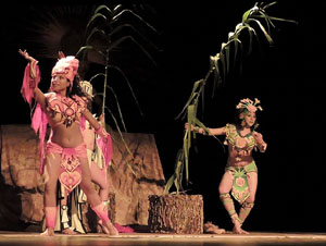 Espectacle Popol Vuh, soplo de vida. Cia. del Centro Cultural Jalil Gibran de Puebla (Mèxic)