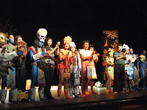 Espectacle Popol Vuh, soplo de vida. Cia. del Centro Cultural Jalil Gibran de Puebla (Mèxic)