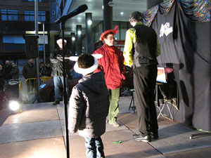 Espectacle de M&agrave;gia a la pla&ccedil;a Josep Pla