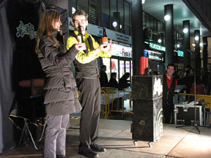 Espectacle de M&agrave;gia a la pla&ccedil;a Josep Pla