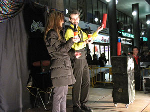 Espectacle de M&agrave;gia a la pla&ccedil;a Josep Pla