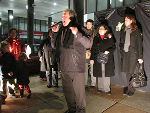 Espectacle de M&agrave;gia a la pla&ccedil;a Josep Pla