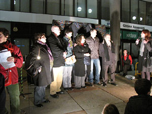 Espectacle de M&agrave;gia a la pla&ccedil;a Josep Pla