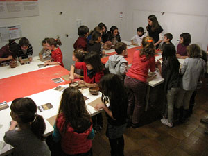 Taller de mosaic rom&agrave; al Museu d'Hist&ograve;ria de la Ciutat