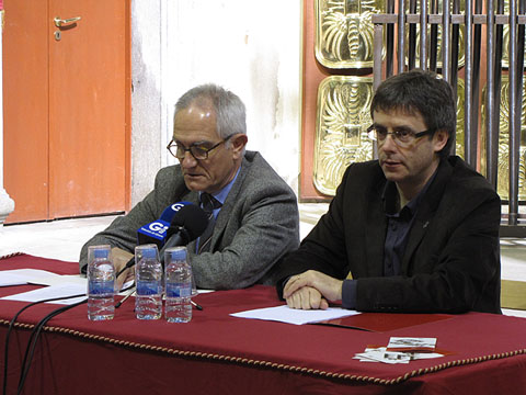 Narcís Reixac, president dels Manaies, i Carles Puigdemont, alcalde de Girona, durant la presentació dels actes