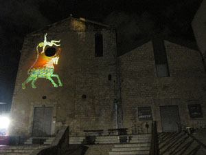 Mapping. Animals fantàstics del Beatus de Girona a la façana de la Mercè 