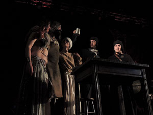 Fires de Sant Narc&iacute;s 2013. Espectacle de Berros de la Cort i Alma Cubrae a la pla&ccedil;a de Sant Feliu