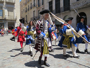 Girona resisteix! Jornades de recreaci&oacute; hist&ograve;rica de la Guerra de Successi&oacute;. Presentaci&oacute; i jurada de bandera