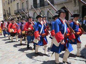 Girona resisteix! Jornades de recreaci&oacute; hist&ograve;rica de la Guerra de Successi&oacute;. Presentaci&oacute; i jurada de bandera