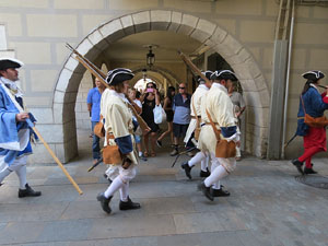 Girona resisteix! Jornades de recreaci&oacute; hist&ograve;rica de la Guerra de Successi&oacute;. Presentaci&oacute; i jurada de bandera