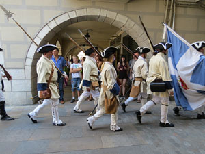 Girona resisteix! Jornades de recreaci&oacute; hist&ograve;rica de la Guerra de Successi&oacute;. Presentaci&oacute; i jurada de bandera
