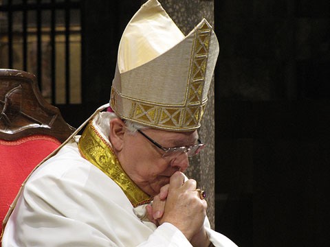 El bisbe Francesc Pardo durant la celebració de la Missa del Gall