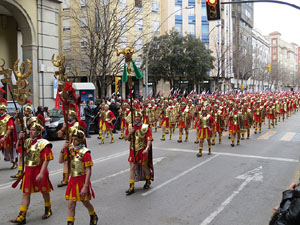 75&egrave; aniversari Associaci&oacute; de Jes&uacute;s Crucificat - Manaies de Girona. Vexillatio Gerundensis. Desfilada de 781 manaies pels carrers de Girona