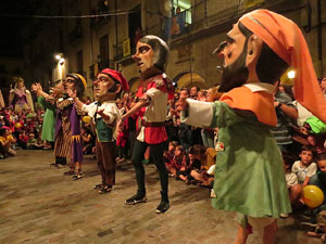 Fires de Girona 2014. Ballades de capgrossos, gegants i Àguila de la ciutat a la plaça del Vi