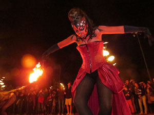 Fires de Girona 2014. Espectacle la bella i les bèsties, a càrrec de Carros de Foc