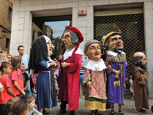 Fires 2014 a Girona. Passejada pel Barri Vell amb els capgrossos de Girona