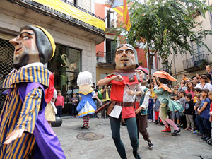 Fires 2014 a Girona. Passejada pel Barri Vell amb els capgrossos de Girona