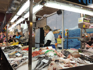 Nadal 2014 a Girona. La decoraci&oacute; nadalenca del Mercat del Lle&oacute;
