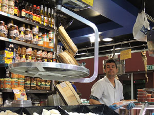 Nadal 2014 a Girona. La decoraci&oacute; nadalenca del Mercat del Lle&oacute;