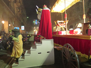 La Cavalcada de Reis 2015. Desfilada pels carrers de la ciutat, fins la pla&ccedil;a del Vi