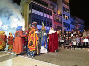 La Cavalcada de Reis 2015. Desfilada pels carrers de la ciutat, fins la pla&ccedil;a del Vi