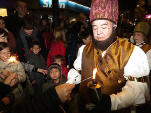La Cavalcada de Reis 2015. Desfilada pels carrers de la ciutat, fins la pla&ccedil;a del Vi