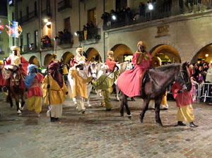 La Cavalcada de Reis 2015. Arribada a la plaça del Vi i rebuda de l'alcalde