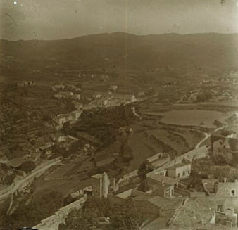 Vista de Sant Daniel, des del campanar de la Catedral. A la part inferior s'observa la Torre Magdala