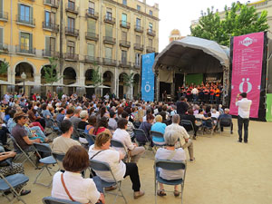 Festival A Capella 2015. Cor de la Universitat de Girona a la pla&ccedil;a de la Independ&egrave;ncia