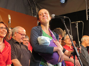 Festival A Capella 2015. Gospelians de Girona a la pla&ccedil;a de la Independ&egrave;ncia