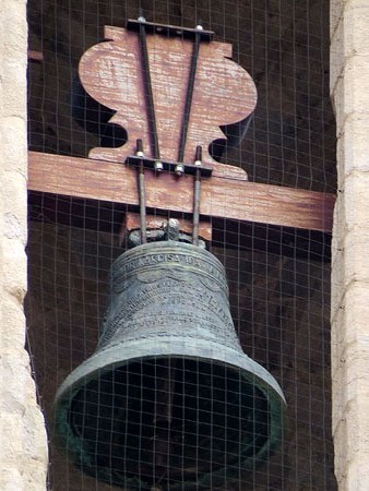 La campana Narcisa Antònia Joana des de la façana sud de Sant Feliu