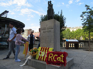 Diada Nacional 2015. Ofrena floral a Carles Rahola a la Rambla de la Llibertat