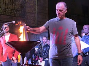 Diada Nacional 2015. IX Marxa de Torxes de Girona. Actes a la plaça del Vi. Actes a la plaça del Vi