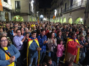 Diada Nacional 2015. IX Marxa de Torxes de Girona. Actes a la plaça del Vi