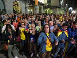 Diada Nacional 2015. IX Marxa de Torxes de Girona. Actes a la plaça del Vi
