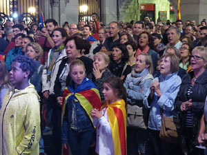 Diada Nacional 2015. IX Marxa de Torxes de Girona. Actes a la plaça del Vi