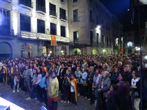 Diada Nacional 2015. IX Marxa de Torxes de Girona. Actes a la plaça del Vi