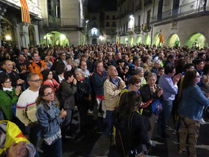 Diada Nacional 2015. IX Marxa de Torxes de Girona. Actes a la plaça del Vi
