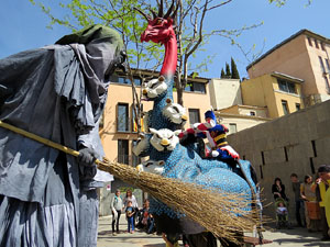 Festes de Primavera de Girona 2015. Cercavila amb el Tarlà