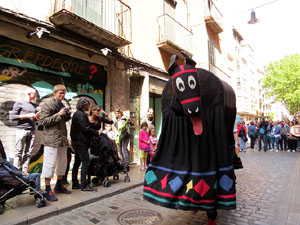 Festes de Primavera de Girona 2015. Presentació de la Mula Baba