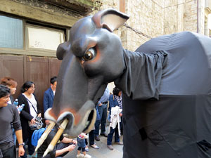 Festes de Primavera de Girona 2015. Presentació de la Mula Baba