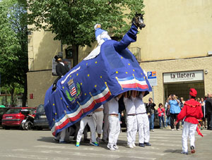 Festes de Primavera de Girona 2015. Presentació de la Mula Baba