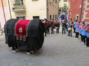 Festes de Primavera de Girona 2015. Presentació de la Mula Baba